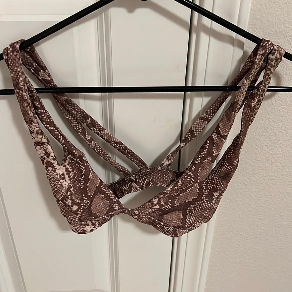 Acacia Python sand print. Sold as set or separate. Like new!